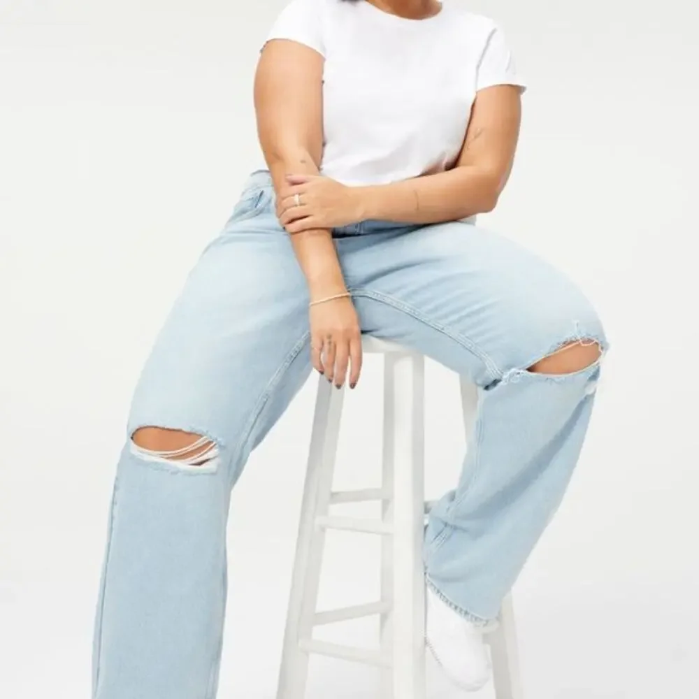 Good American Jean Good 90's Relaxed Straight Blue542 28 Distressed Plus Denim